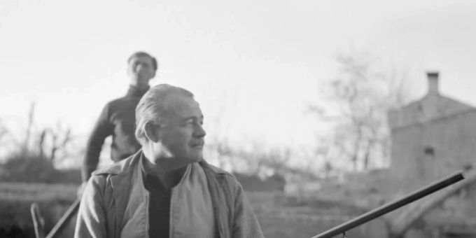 Ernest Hemingway in der Schreibkrise: «Der von den Löwen träumte» von Hanns-Josef Ortheil. Foto: -/Luchterhand/dpa Ernest Hemingway in der Schreibkrise: «Der von den Löwen träumte» von Hanns-Josef Ortheil. Foto: -/Luchterhand/dpa