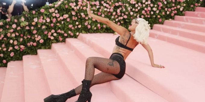 Lady Gaga liebt den grossen Auftritt, hier an der Met Gala 2019. Auch in der Silvesternacht liess es die Blondine krachen. lady gaga