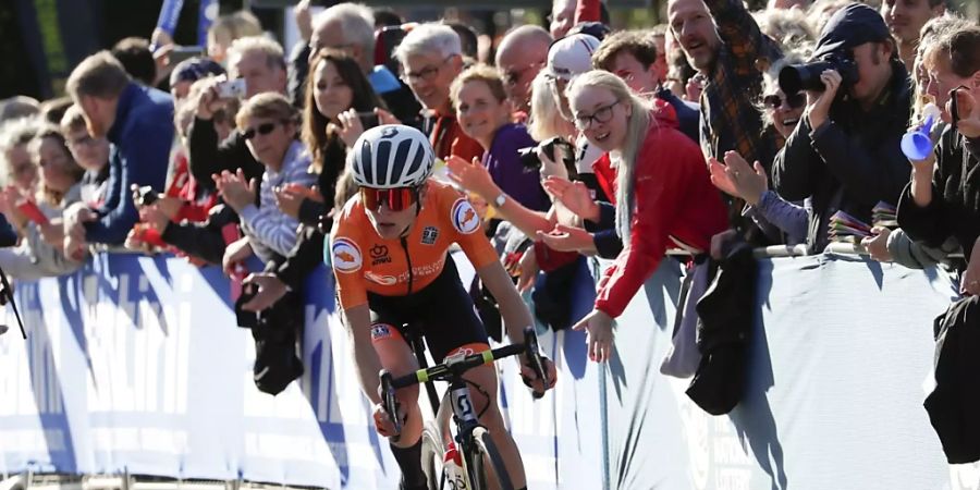 Holt nach einer 100 km langen Solofahrt WM-Gold im Strassenrennen: Die Niederländerin Annemiek van Vleuten