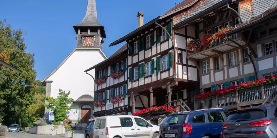 Kirche Dorfplatz Laupen