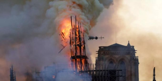 Streit um den Wiederaufbau von Notre-Dame entbrannt Streit um den Wiederaufbau von Notre-Dame entbrannt