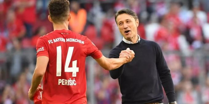 Bayerns Trainer Niko Kovac feiert mit Neuzugang Ivan Perisic (l) ein Tor. Foto: Angelika Warmuth/dpa Bayerns Trainer Niko Kovac feiert mit Neuzugang Ivan Perisic (l) ein Tor. Foto: Angelika Warmuth/dpa