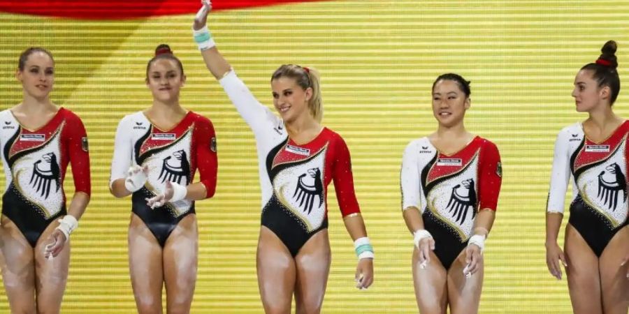 Die deutschen Turnerinnen haben mit guten Leistungen im Team-Wettkampf bei der WM Kurs auf Tokio 2020 genommen. Foto: Christoph Schmidt/dpa