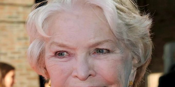 Die US-amerikanische Schauspielerin Ellen Burstyn 2016 in München. Foto: Ursula Düren/dpa Die US-amerikanische Schauspielerin Ellen Burstyn 2016 in München. Foto: Ursula Düren/dpa