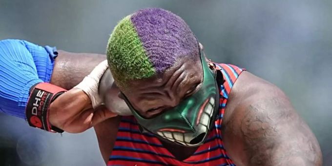 Tokio - «Hulk» beim Kugelstossen: Saunders mit Blickfang-Mundschutz
