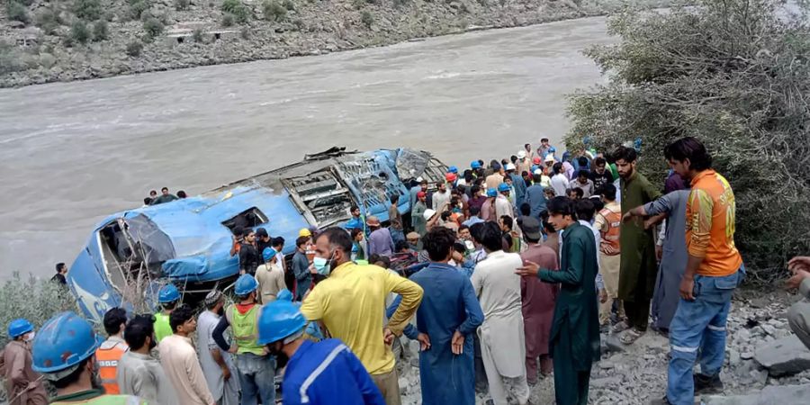 bus pakistan