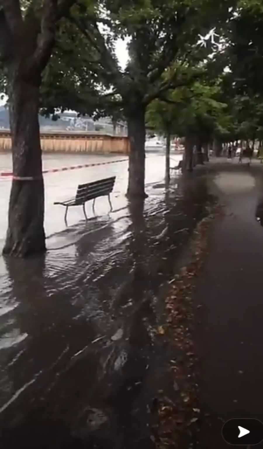 Die Uferpromenade in Luzern am Sonntagabend.