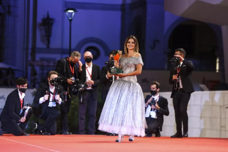 Penélope Cruz mit dem «Coppa Volti».