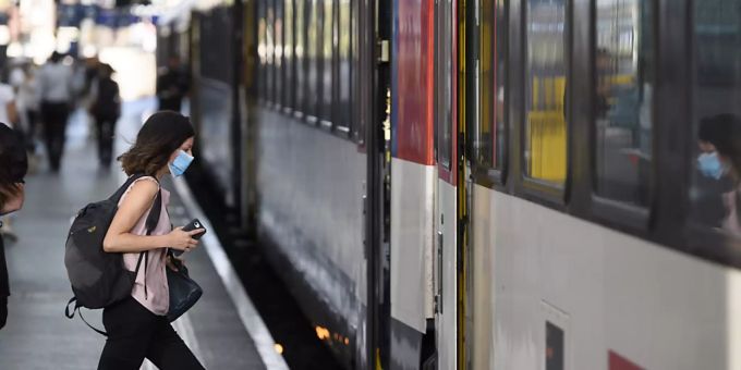 Wegen der Pandemie ging die Verkehrsleistung im Bahnverkehr im letzten Jahr um 39 Prozent zurück. (Archivbild) Wegen der Pandemie ging die Verkehrsleistung im Bahnverkehr im letzten Jahr um 39 Prozent zurück. (Archivbild)