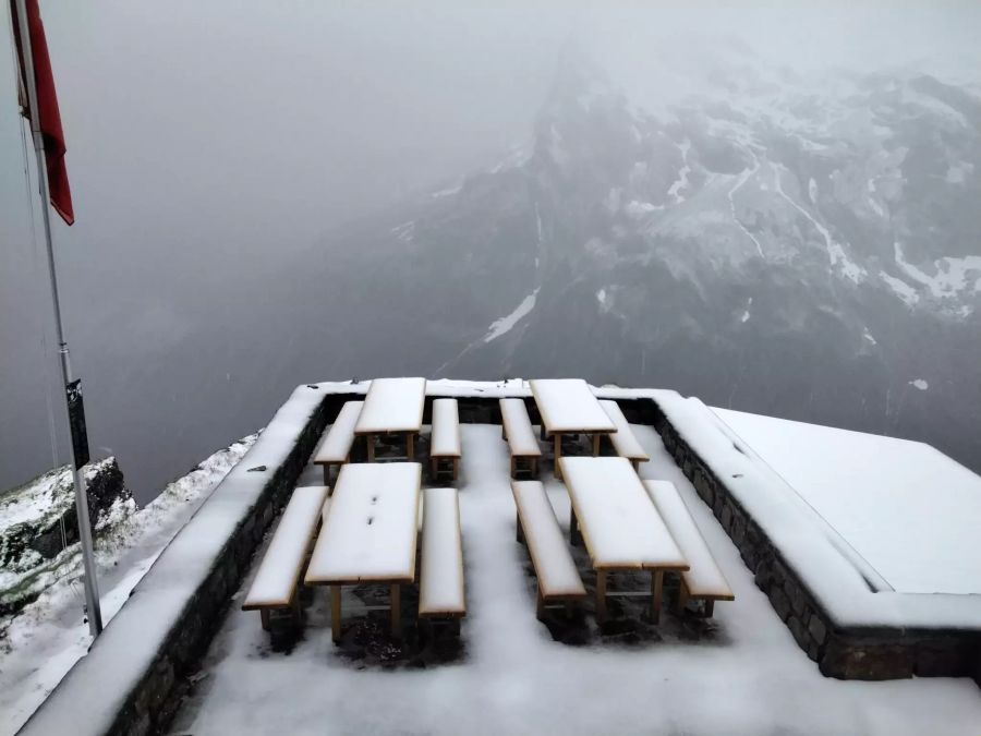 Auch bei der Hüfihütte UR hat es schon geschneit.