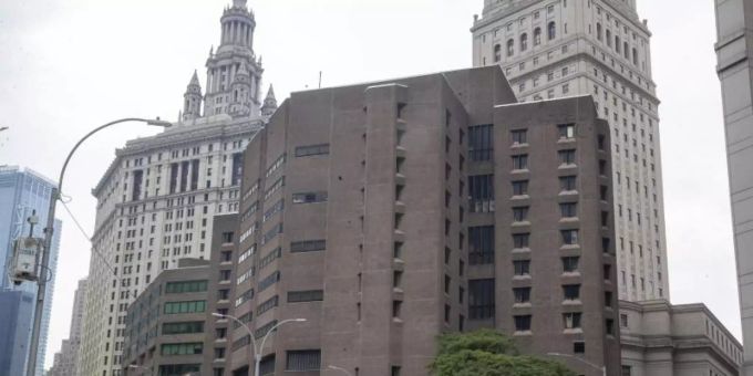 Das Metropolitan Correctional Center in New York. Foto: Mary Altaffer/BM AP/dpa Das Metropolitan Correctional Center in New York. Foto: Mary Altaffer/BM AP/dpa