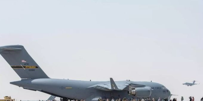 Die Transportflugzeuge vom Typ Boeing C-17 der US-Luftwaffe nutzen oft das Rufzeichen «Reach». Foto: Airman 1st Class Kylie Barrow/U.S. Air Force via AP/dpa Die Transportflugzeuge vom Typ Boeing C-17 der US-Luftwaffe nutzen oft das Rufzeichen «Reach». Foto: Airman 1st Class Kylie Barrow/U.S. Air Force via AP/dpa