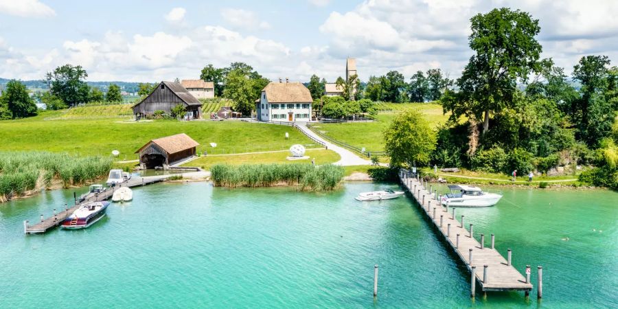 Insel Ufenau mit Restaurant «Haus zu den zwei Raben». - Insel Ufenau