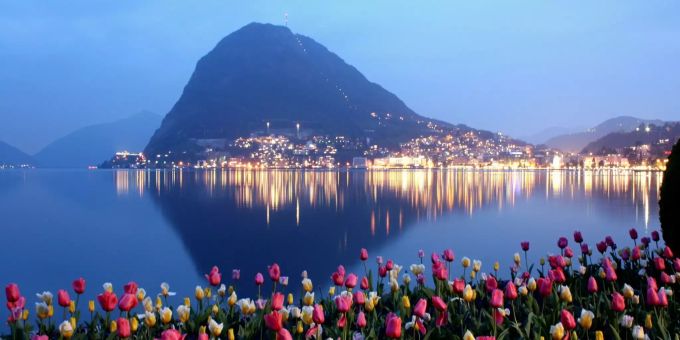 Auch abends eine traumhafte Kulisse - die Aussicht auf den Monte Brè in Lugano Monte Brè im Tessin