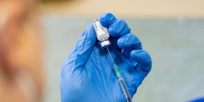 In einigen Ländern wird bereits eine dritte Impfdosis verabreicht. Foto: Mohssen Assanimoghaddam/dpa In einigen Ländern wird bereits eine dritte Impfdosis verabreicht. Foto: Mohssen Assanimoghaddam/dpa