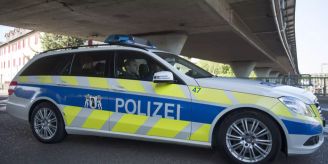 Basel BS - 18-Jähriger mit Stichwaffe bedroht und beraubt