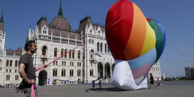 In Ungarn haben Homosexuelle aktuell einen schweren Stand. Hungary LGBT Rights