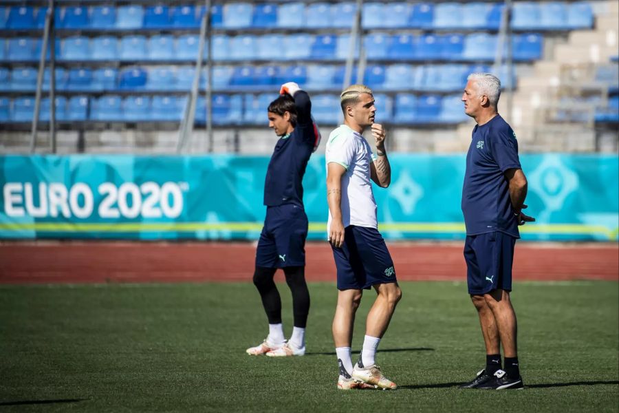 Trainer Vladimir Petkovic muss im Viertelfinal der Euro 2020 auf seinen Captain Granit Xhaka verzichten.