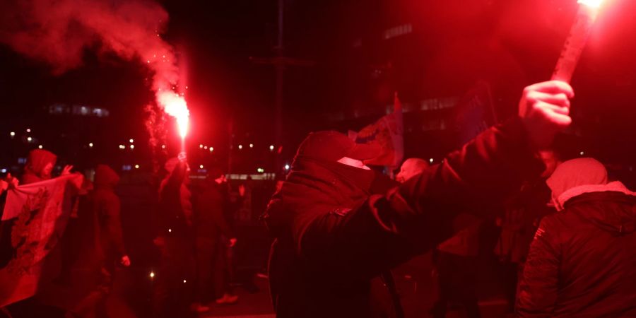 Serben demonstrieren in Belgrad gegen die Regierung in Kosovo.  EPA/ANDREJ CUKIC