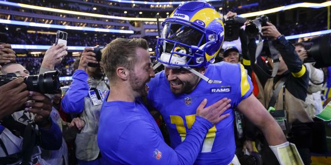 Baker Mafield wechselt innerhalb der NFL zu den Rams – und feiert ein geglücktes Debüt. NFL