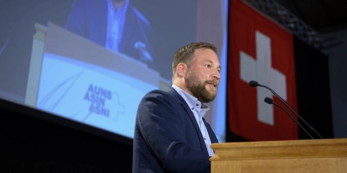 Gopfertelli! - Warum Schweizerdeutsch im Parlament nichts zu suchen hat