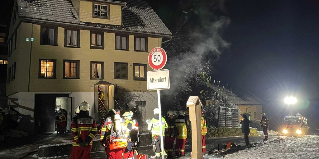 Altendorf SZ Brand in Heizungsraum fordert Feuerwehreinsatz