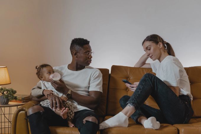 Man dürfe aber Eltern nicht voreilig beurteilen. Was man draussen sehe, sei nur ein Ausschnitt aus einem Leben. Auch eine Mutter oder ein Vater braucht Zeit für sich, um beispielsweise mit F eltern