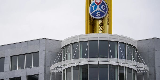 Der Touring Club Schweiz (TCS) hat einen communitygetriebenen Benzinpreisradar lanciert. TCS-Mitarbeitende hätten schon über 25'000 Einträge getätigt. «Da haben wir Preisdifferenzen von bis zu 30 Rappen pro Liter entdeckt», sagte TCS-Direktor Jürg Wittwer. (Archivbild) Touring-Club der Schweiz