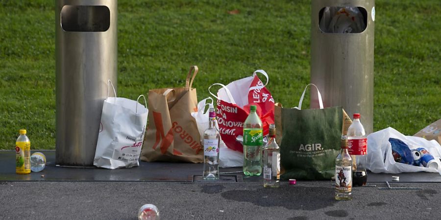 Die von Städten und Gemeinden ergriffenen Massnahmen gegen das Littering im öffentlichen Raum zeigen nach Angaben der IG saubere Umwelt Wirkung. (Archivbild)