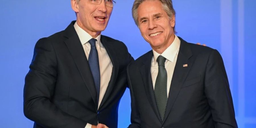 Nato-Generalsekretär Stoltenberg mit US-Aussenminister Blinken (v.l.) in Bukarest