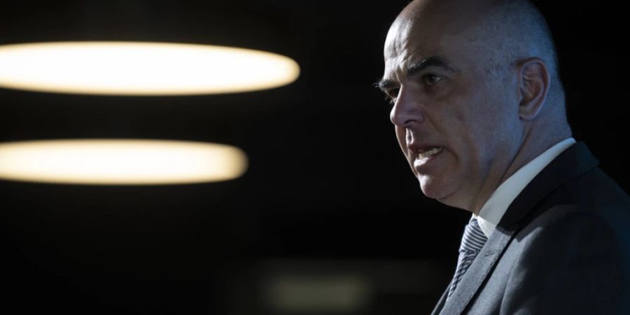 Bundespräsident Alain Berset ist bereit, sich vom Parlament anhören zu lassen.