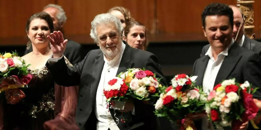 Plácido Domingo (Mitte)