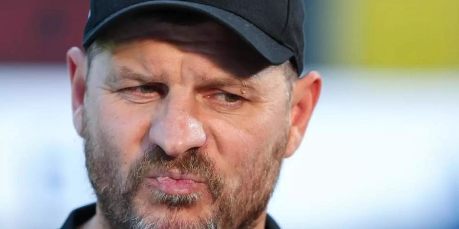 Paderborns Trainer Baumgart hält auch in der Ersten Liga an seinem schnellen, risikofreudigen Angriffsfussball fest. Foto: Friso Gentsch