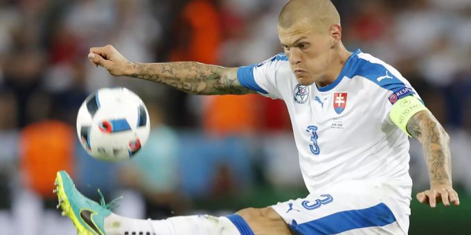 Türkei statt Italien: Martin Skrtel spielt künftig für Istanbul Basaksehir. martin ?krtel