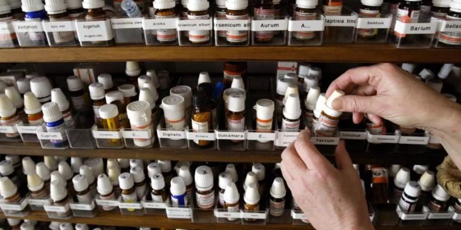 In Frankreich sollen homöopathische Arzneimittel bald nicht mehr von den Kassen bezahlt werden. Das wird nun auch in Deutschland diskutiert. Foto: Frank Rumpenhorst