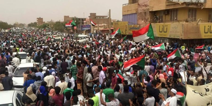 Massenproteste im Sudan gegen die Militärregierung
