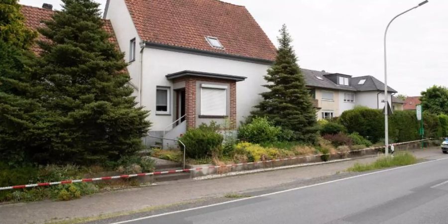 In einem Haus in Werther bei Bielefeld sind drei Tote gefunden worden. Foto: Friso Gentsch