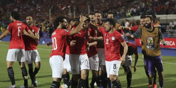 Ägyptens Spieler feiern den Sieg gegen Simbabwe. Foto: Omar Zoheiry Ägyptens Spieler feiern den Sieg gegen Simbabwe. Foto: Omar Zoheiry