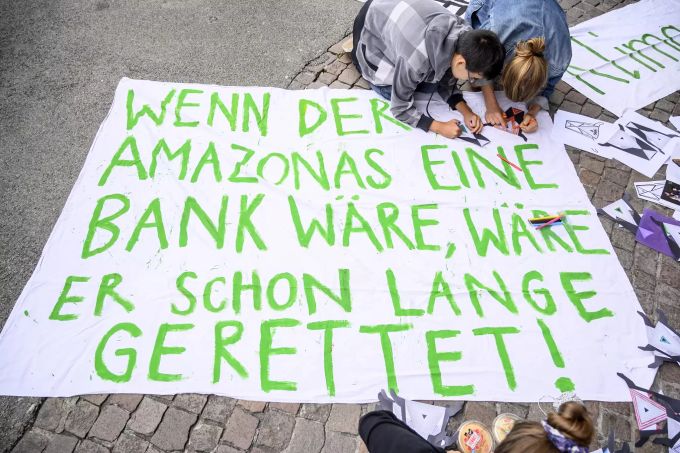 Auch in Zürich wurde zum Schutze des Regenwaldes demonstriert. Demonstrationen in Zürich