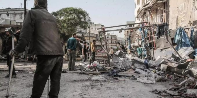 Russland hat eigenen Angaben zufolge mit der Türkei eine Waffenruhe um Idlib erreicht. Nur Stunden später flog das russische Militär aber vier Luftangriffe auf das Gebiet. Foto: Anas Alkharboutli Russland hat eigenen Angaben zufolge mit der Türkei eine Waffenruhe um Idlib erreicht. Nur Stunden später flog das russische Militär aber vier Luftangriffe auf das Gebiet. Foto: Anas Alkharboutli