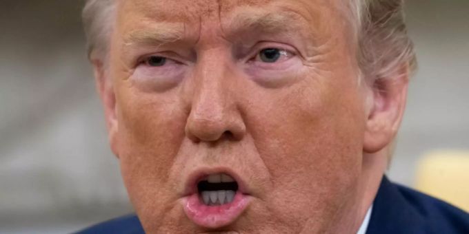 US-Präsident Donald Trump wurde von einem Whistleblower entlarvt. trump whistleblower