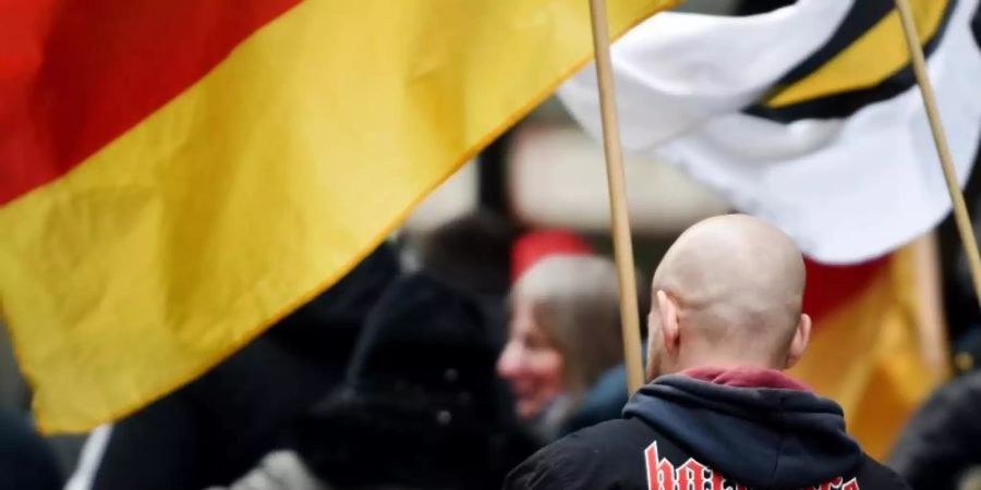 Die rechtsextreme Kleinstpartei «Die Rechte» hat nach dem Tod von Regierungspräsident Walter Lübcke zur Demo in Kassel aufgerufen. Foto: Caroline Seidel