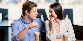 frau und mann, dating, kaffee