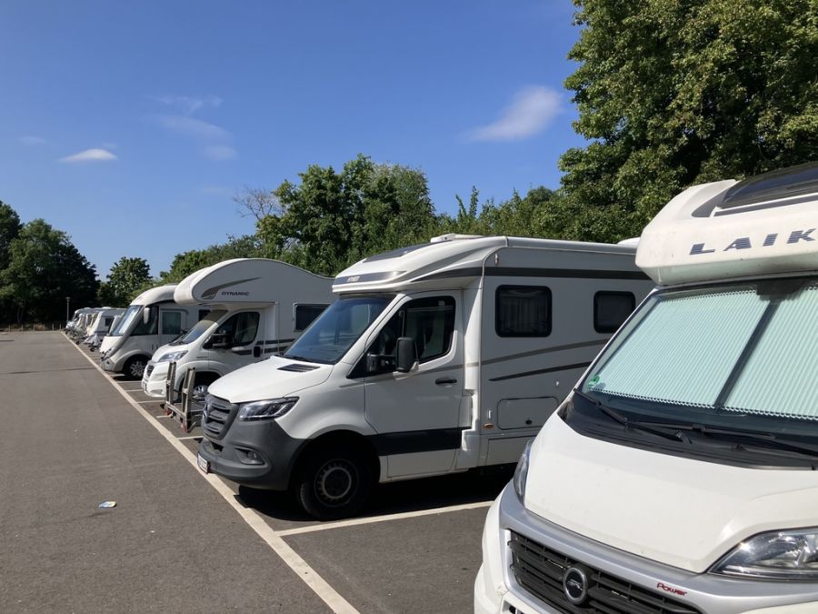 Während sich die Anzahl der Stellplätze also vervierfacht hat, schwindet die Anzahl der «klassischen» Campingplätze. (Symbolbild)