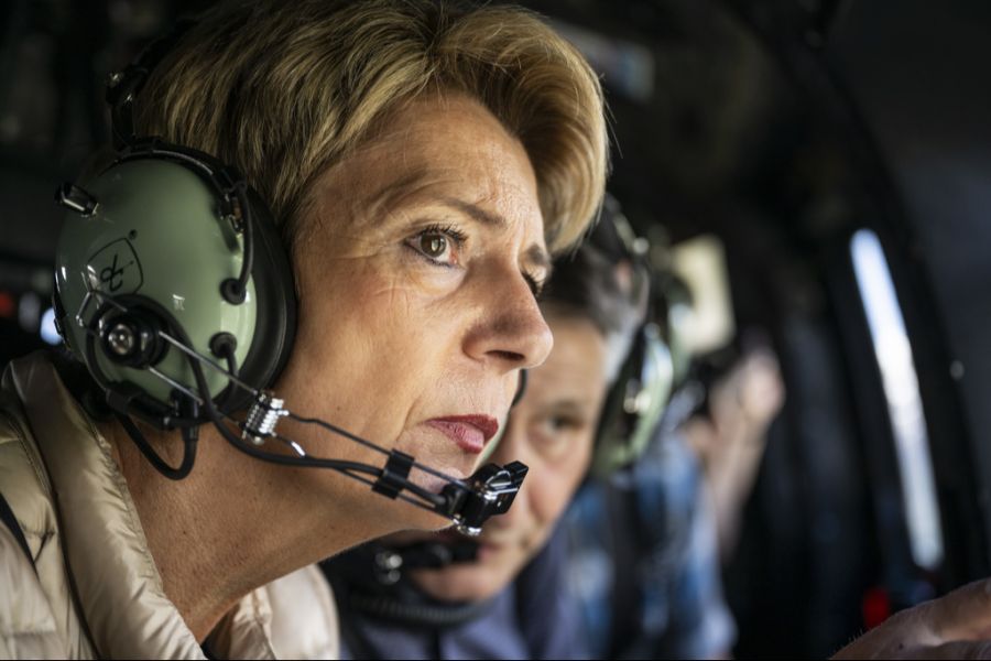 Karin Keller-Sutter Helikopter Blatten