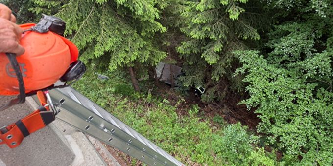 Unterschächen: Unfall auf der Klausenstrasse – eine Person verletzt. Unterschächen