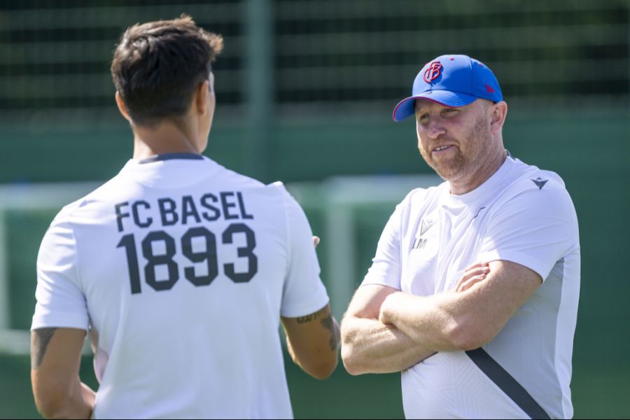 Zudem ist jetzt auch der Staff des neuen Trainers komplett.