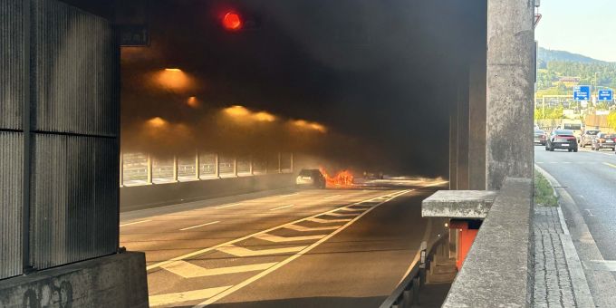 Neuenhof AG: Unfall auf A1 – vier Autos in Brand. Neuenhof AG