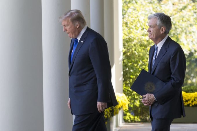 US-Präsident Trump und Fed-Chef Powell sind im Streit über die aktuelle Zinspolitik. fed