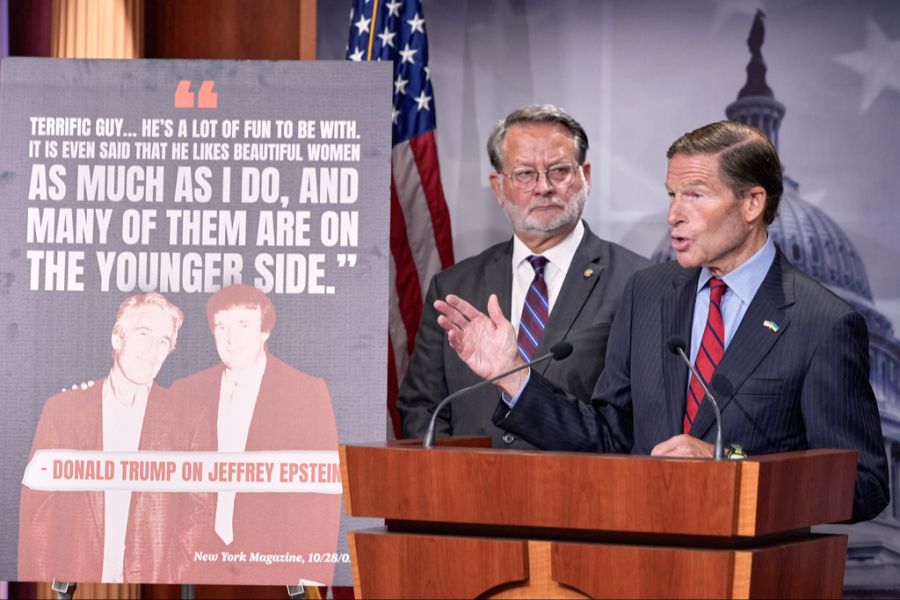 Kongress in Washington: Nun wurde die Freigabe der Ermittlungsunterlagen verlangt. (Im Bild: Richard Blumenthal am 30. Juli 2025)